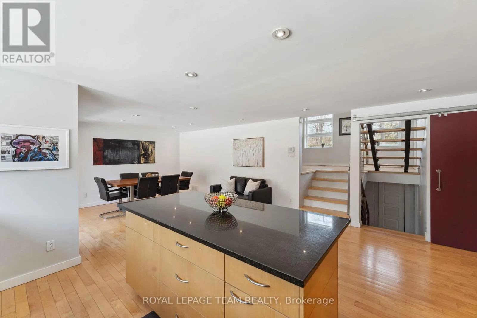 9 BURNBANK STREET