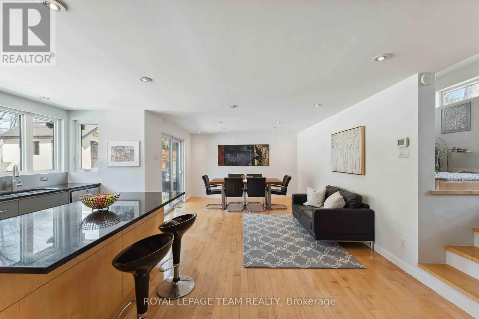 9 BURNBANK STREET