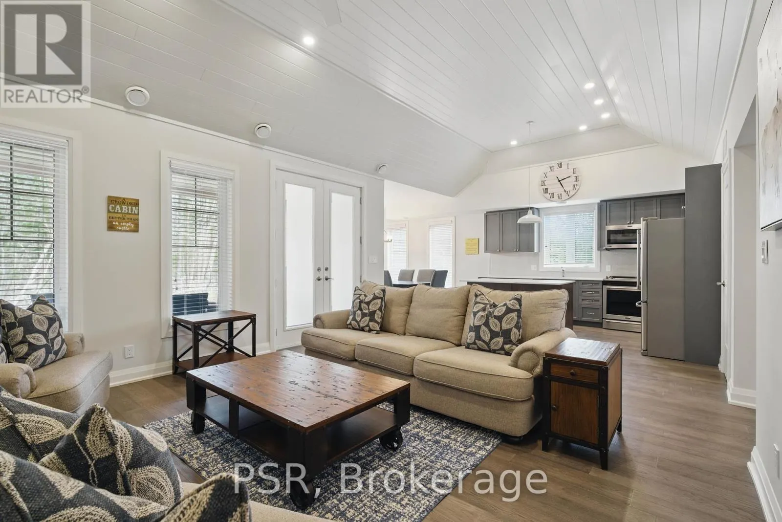 15 - 2054 PENINSULA ROAD, #15
