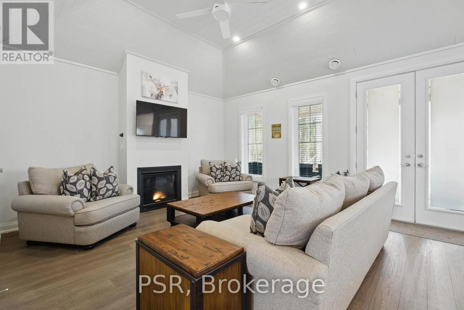 15 - 2054 PENINSULA ROAD, #15