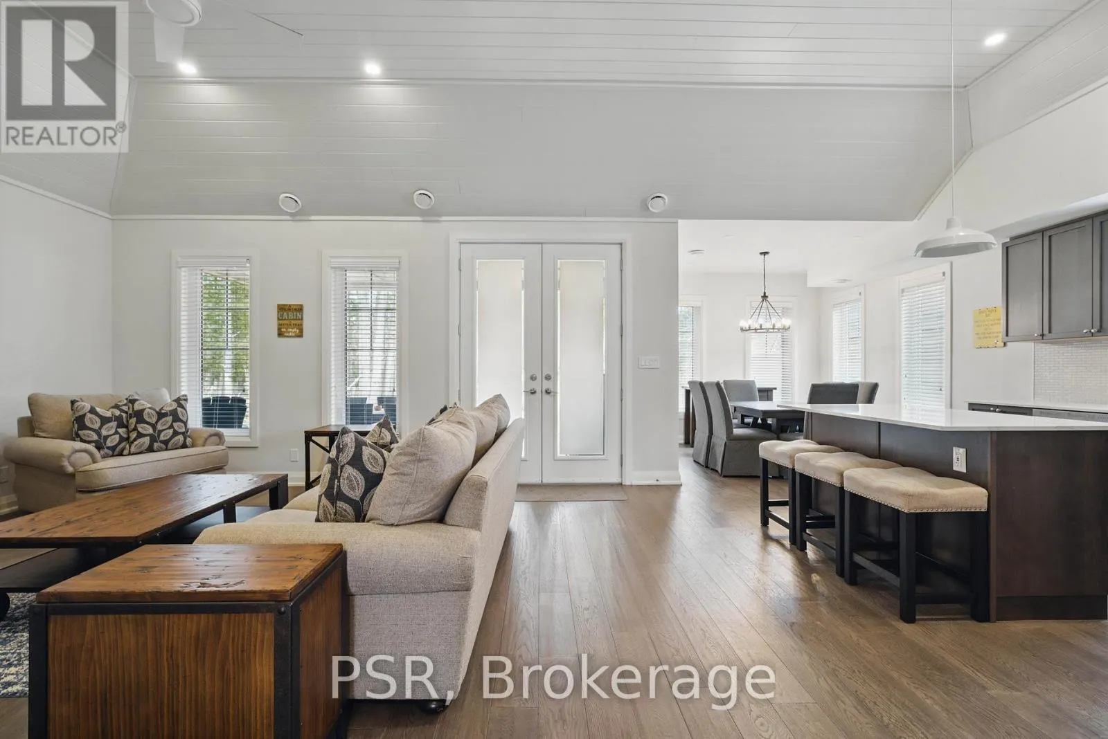 15 - 2054 PENINSULA ROAD, #15