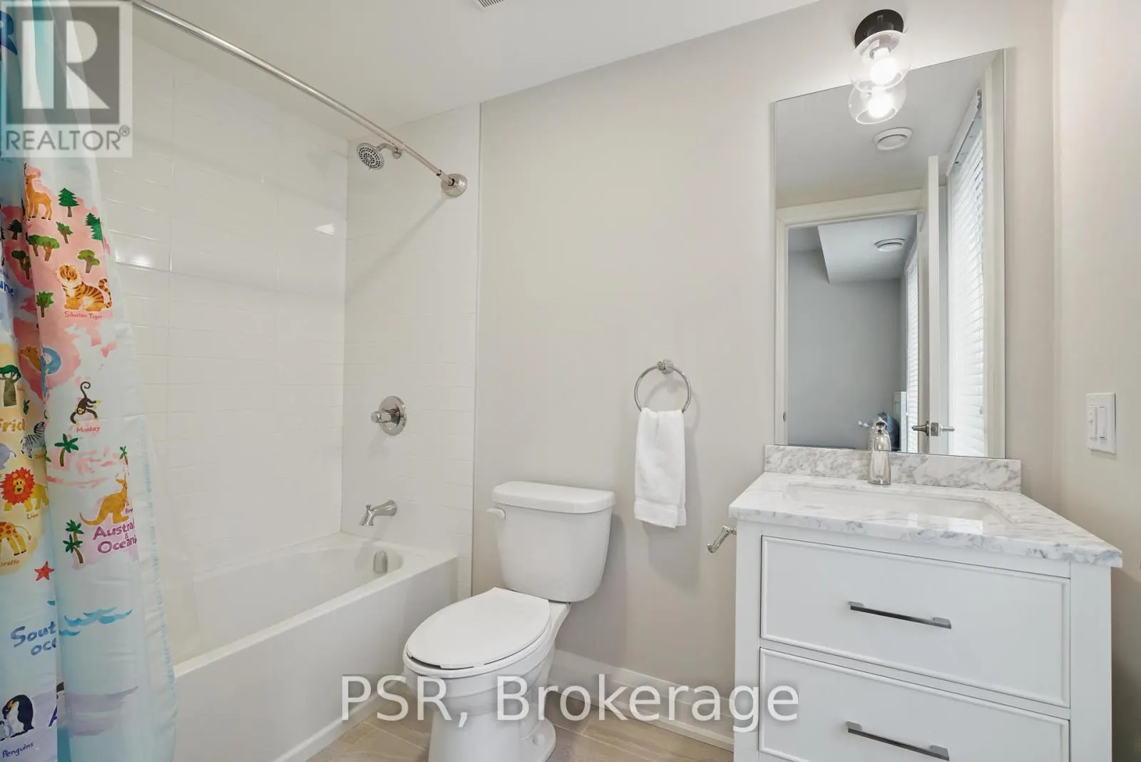 15 - 2054 PENINSULA ROAD, #15