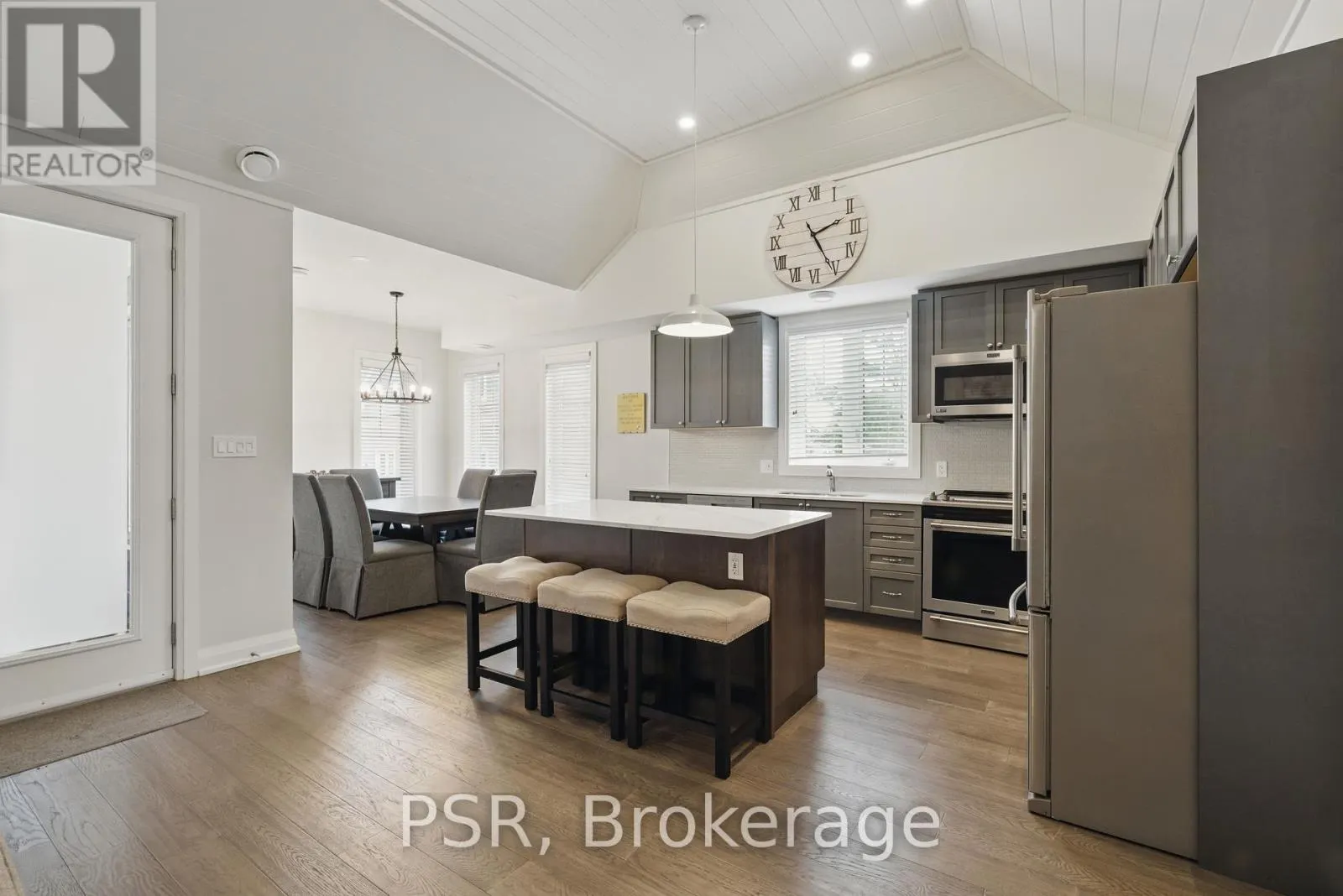 15 - 2054 PENINSULA ROAD, #15