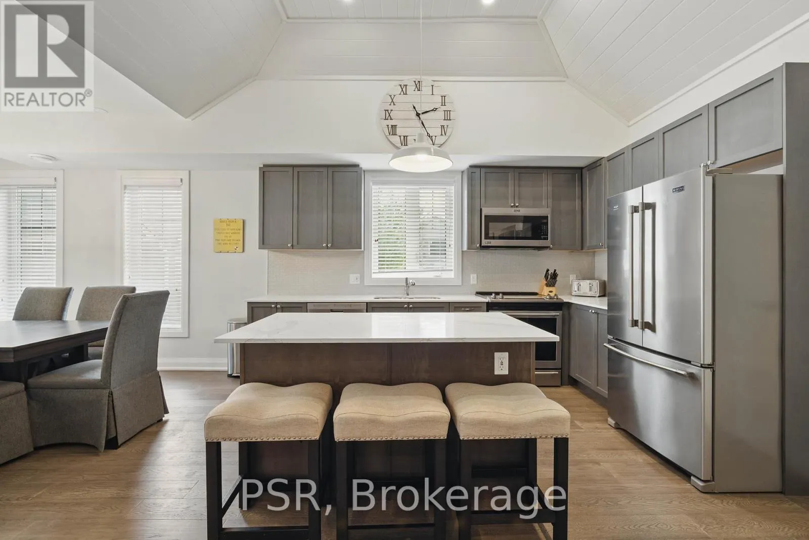 15 - 2054 PENINSULA ROAD, #15