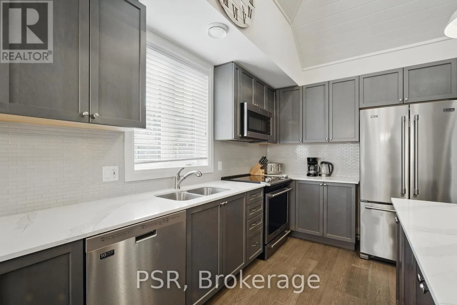 15 - 2054 PENINSULA ROAD, #15