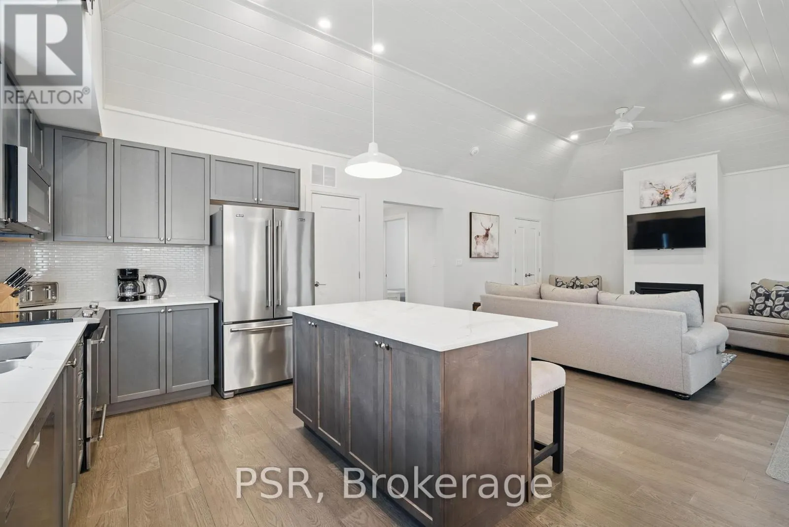15 - 2054 PENINSULA ROAD, #15