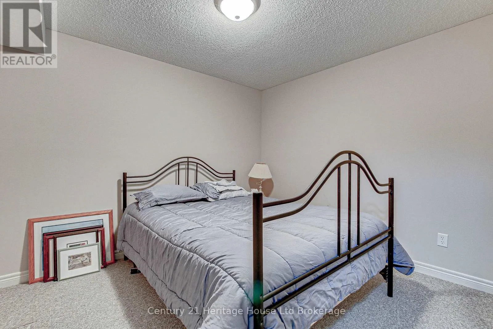 24 - 87 DONKER DRIVE, #24