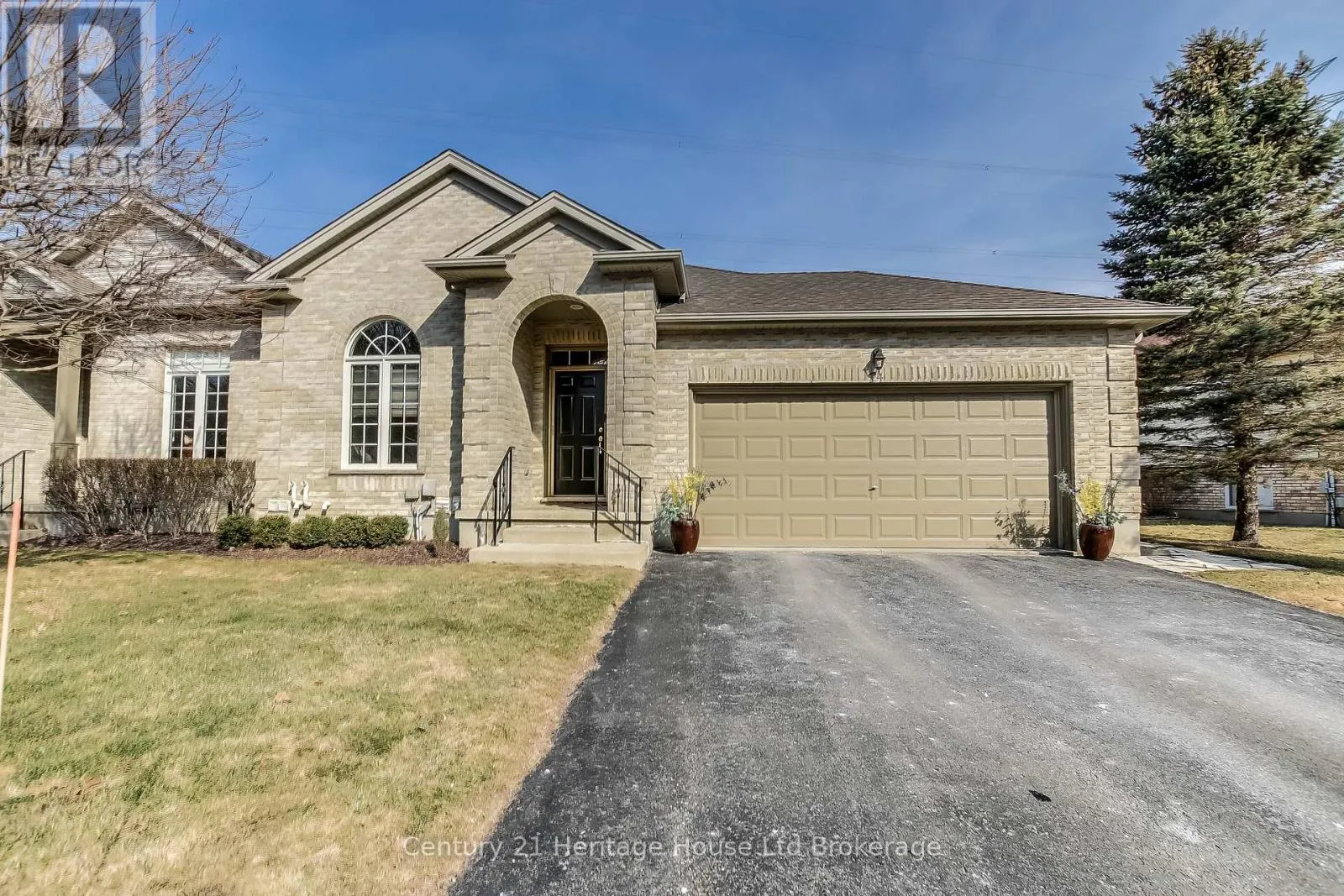 24 - 87 DONKER DRIVE, #24
