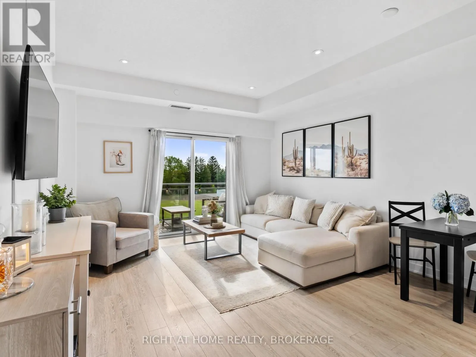 503 - 16 MARKLE CRESCENT