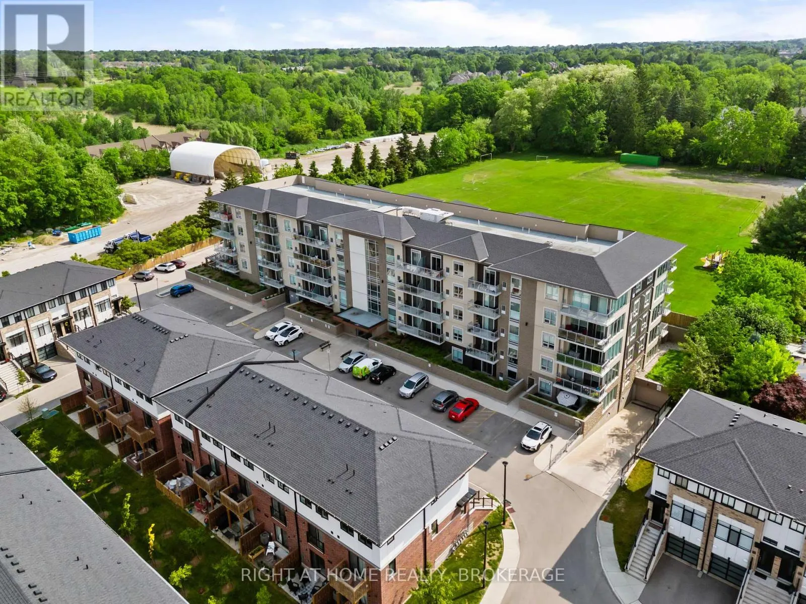 503 - 16 MARKLE CRESCENT