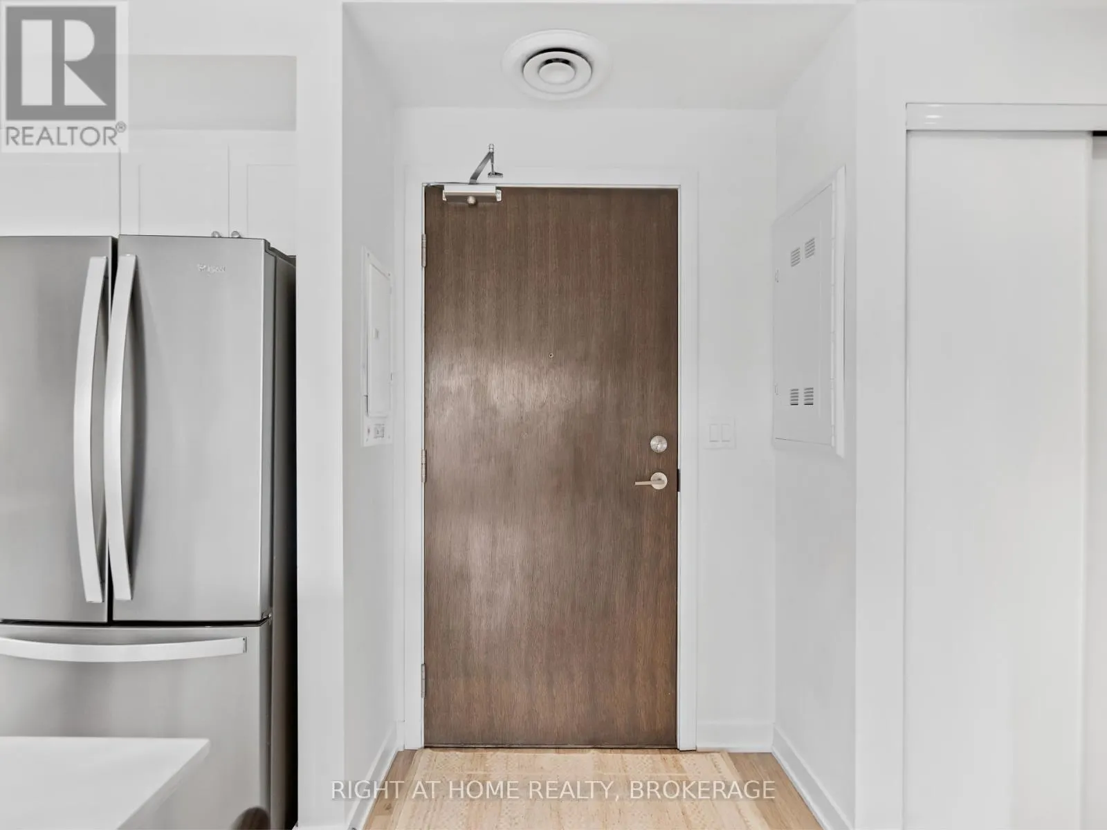 503 - 16 MARKLE CRESCENT