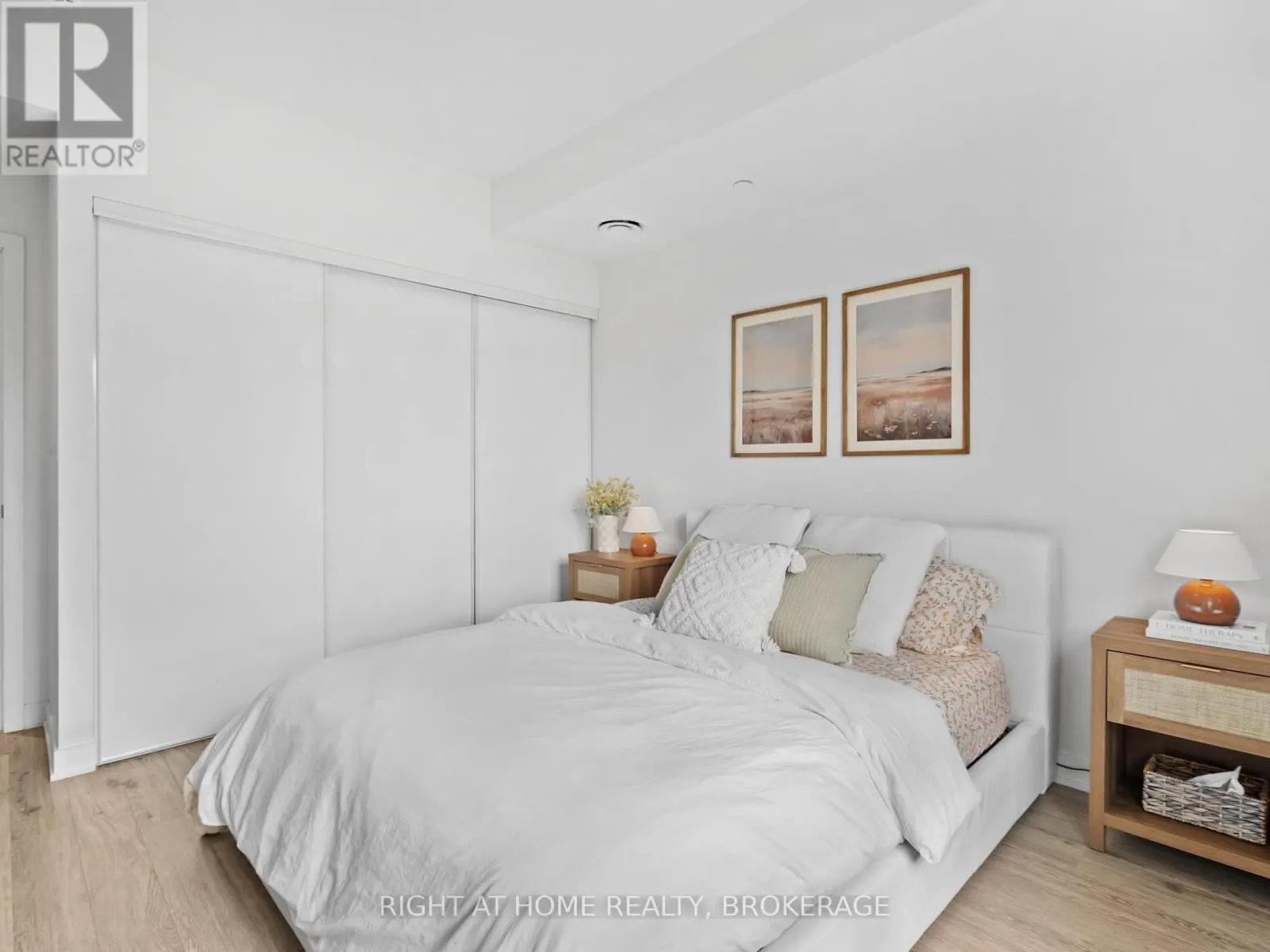 503 - 16 MARKLE CRESCENT