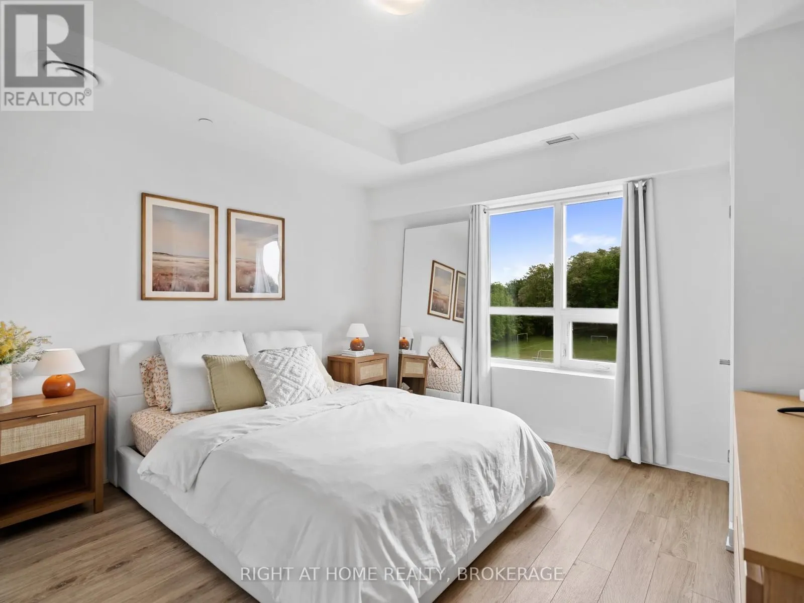 503 - 16 MARKLE CRESCENT