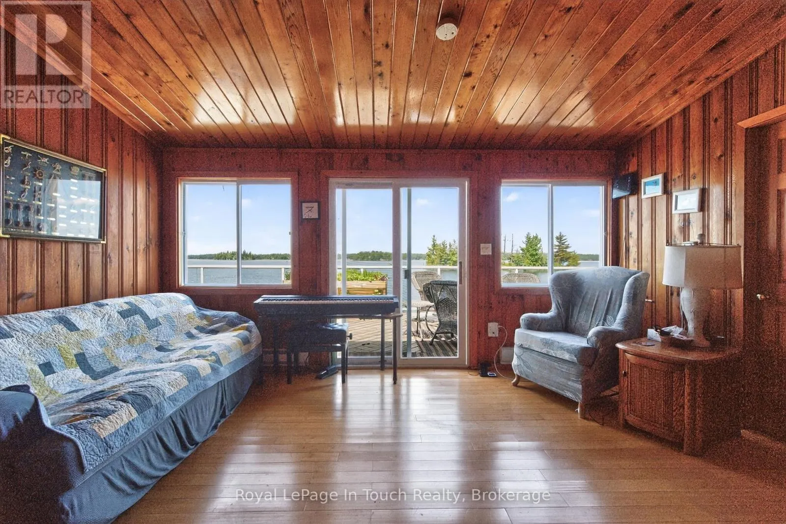 4 IS 270 GEORGIAN BAY ISLAND