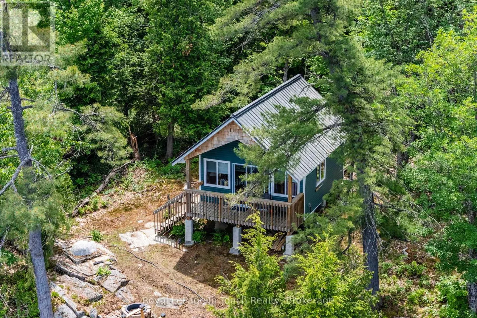 4 IS 270 GEORGIAN BAY ISLAND