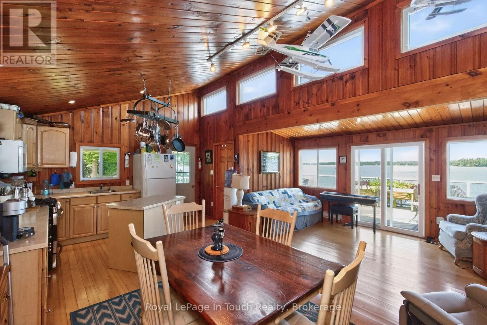 4 IS 270 GEORGIAN BAY ISLAND