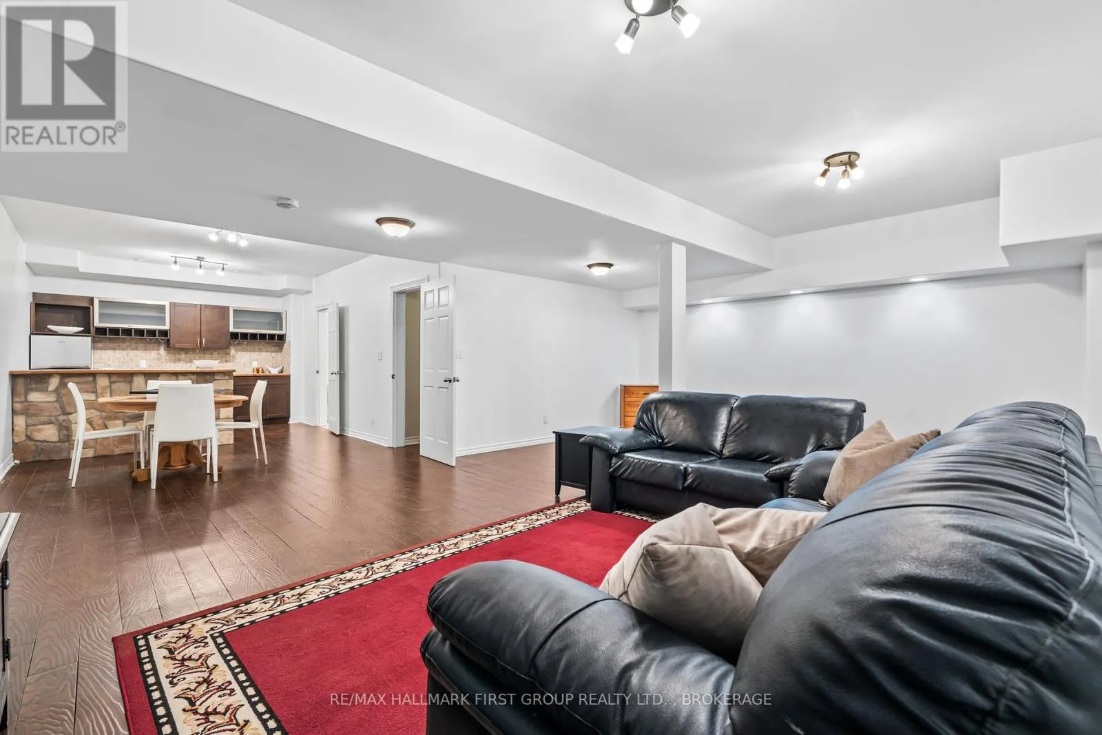 1461 ENGLISH WAY
