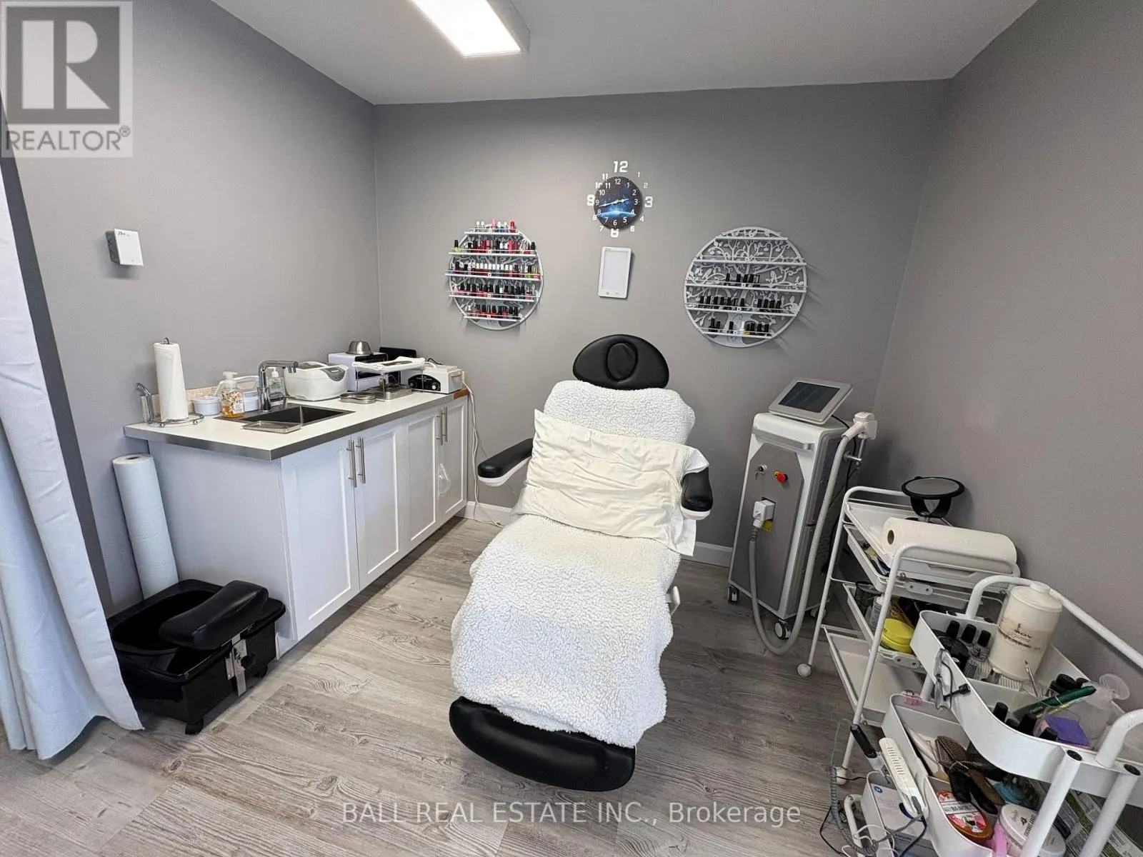 3 - 232 MAIN STREET, #3
