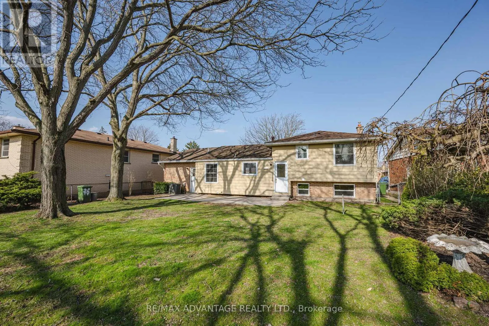 26 LUTON CRESCENT