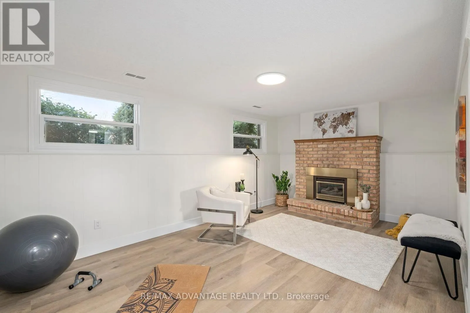 26 LUTON CRESCENT