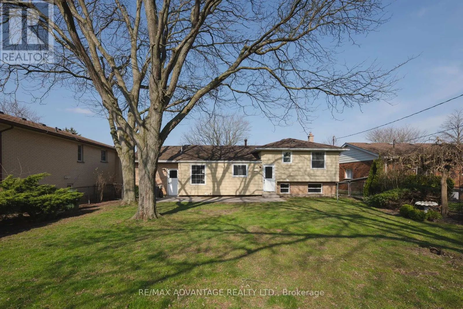 26 LUTON CRESCENT