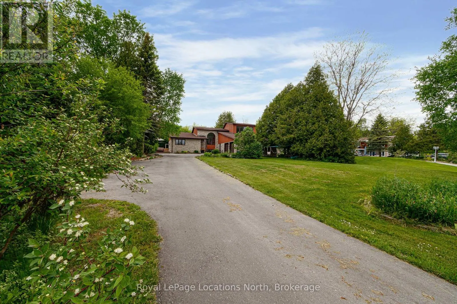 296 LAKESHORE ROAD N