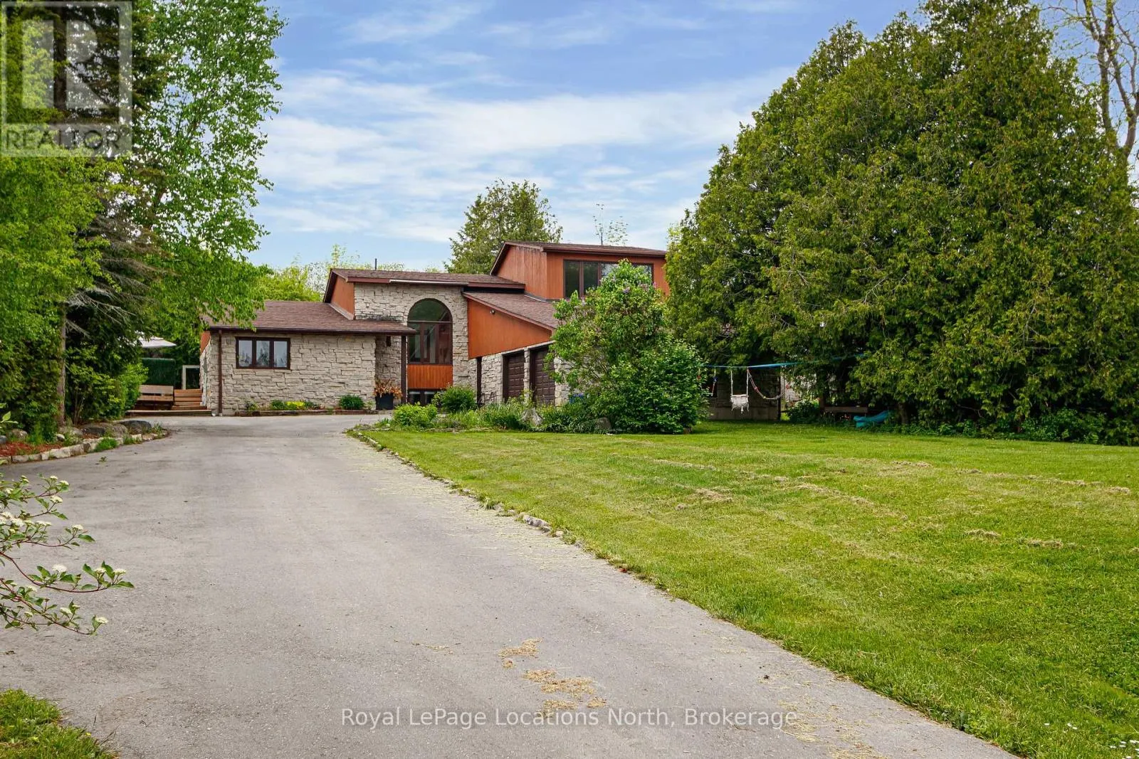 296 LAKESHORE ROAD N