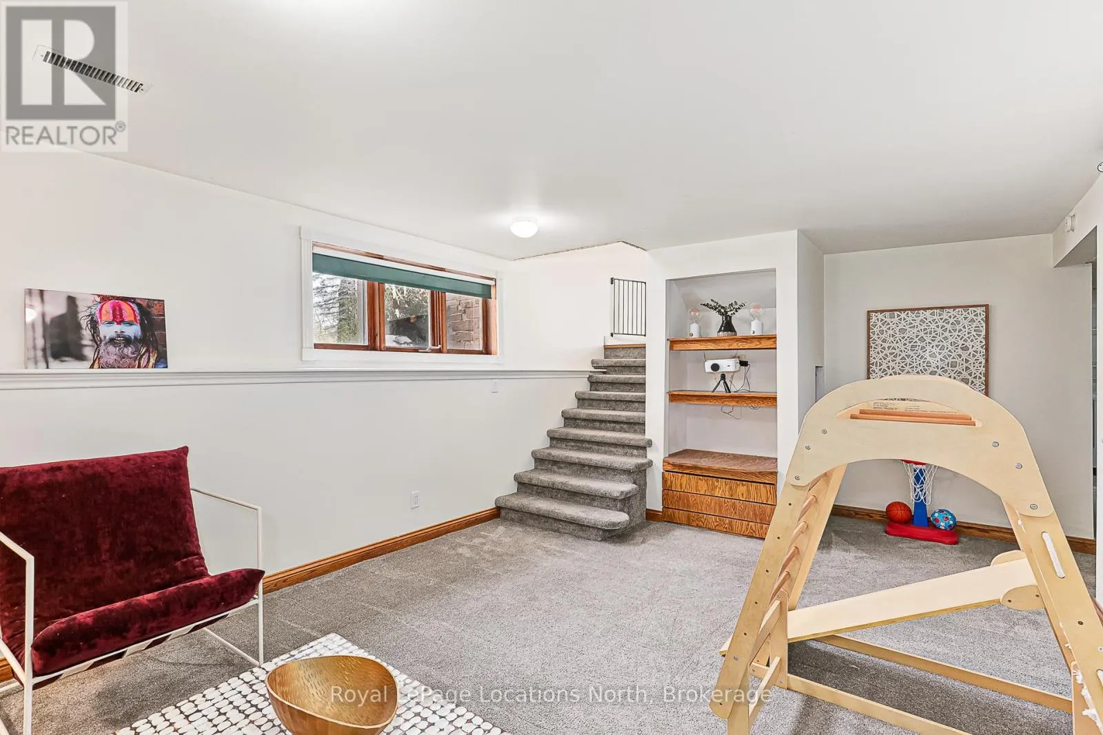 296 LAKESHORE ROAD N