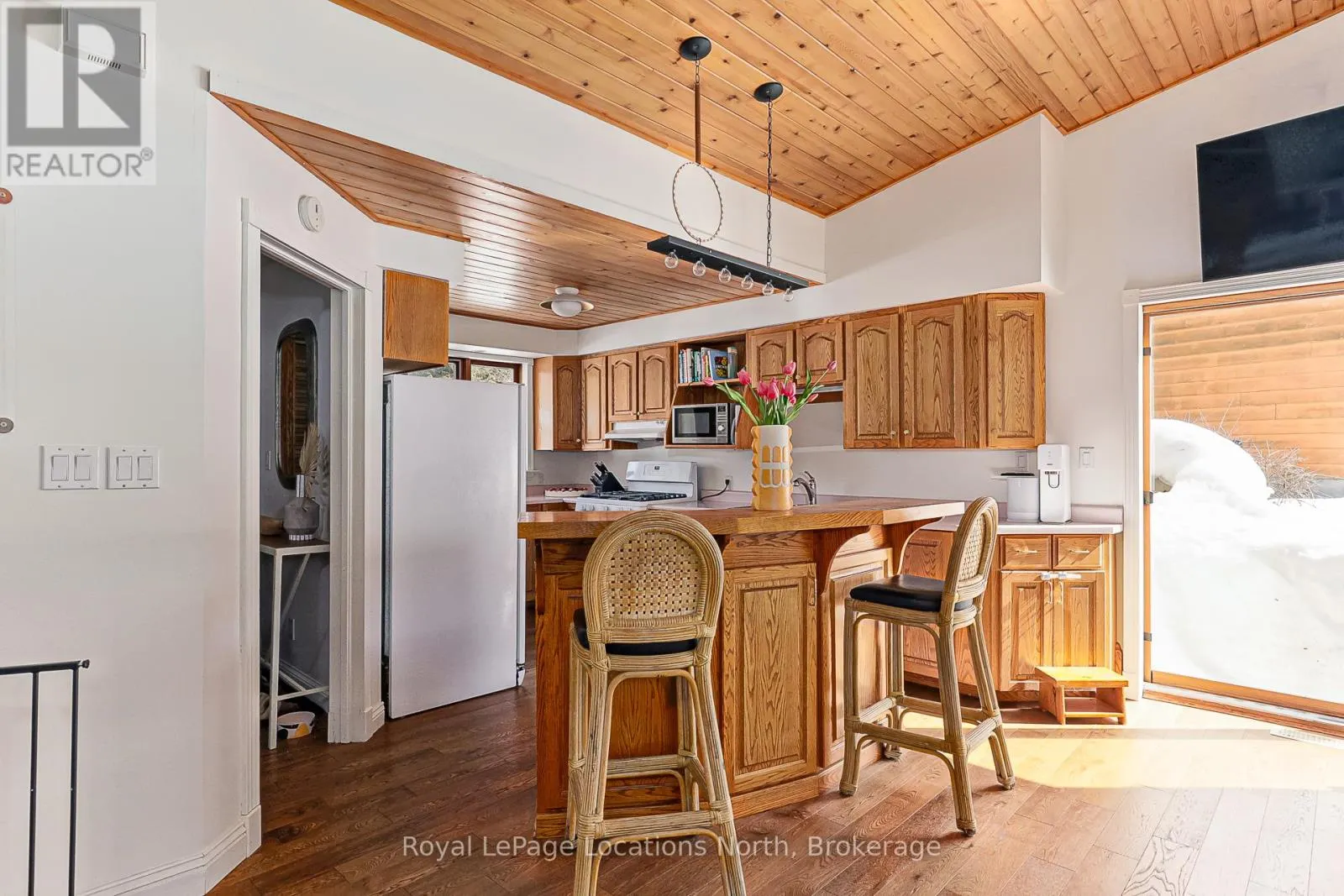 296 LAKESHORE ROAD N