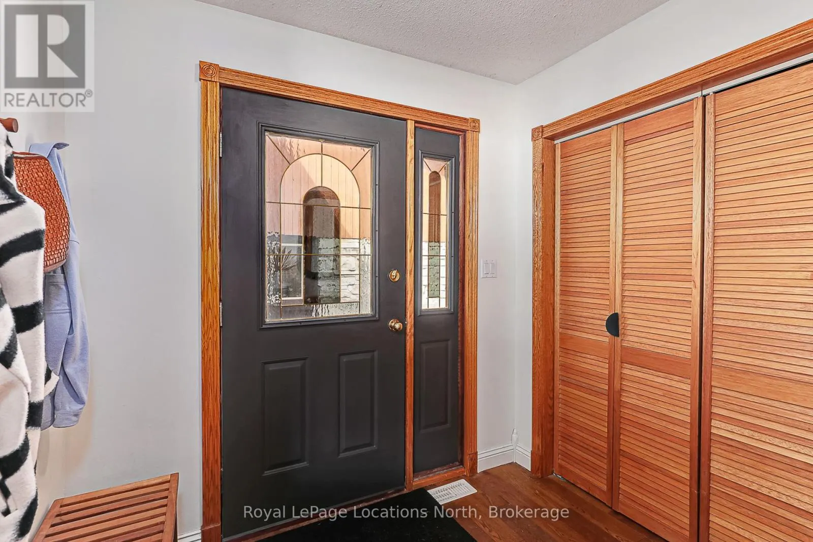 296 LAKESHORE ROAD N