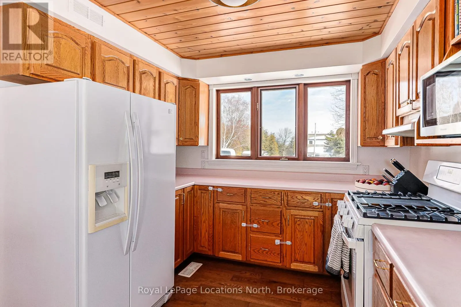 296 LAKESHORE ROAD N