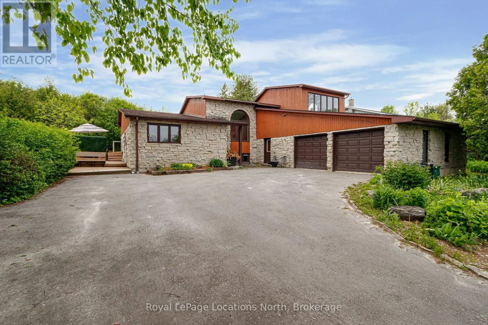 296 LAKESHORE ROAD N