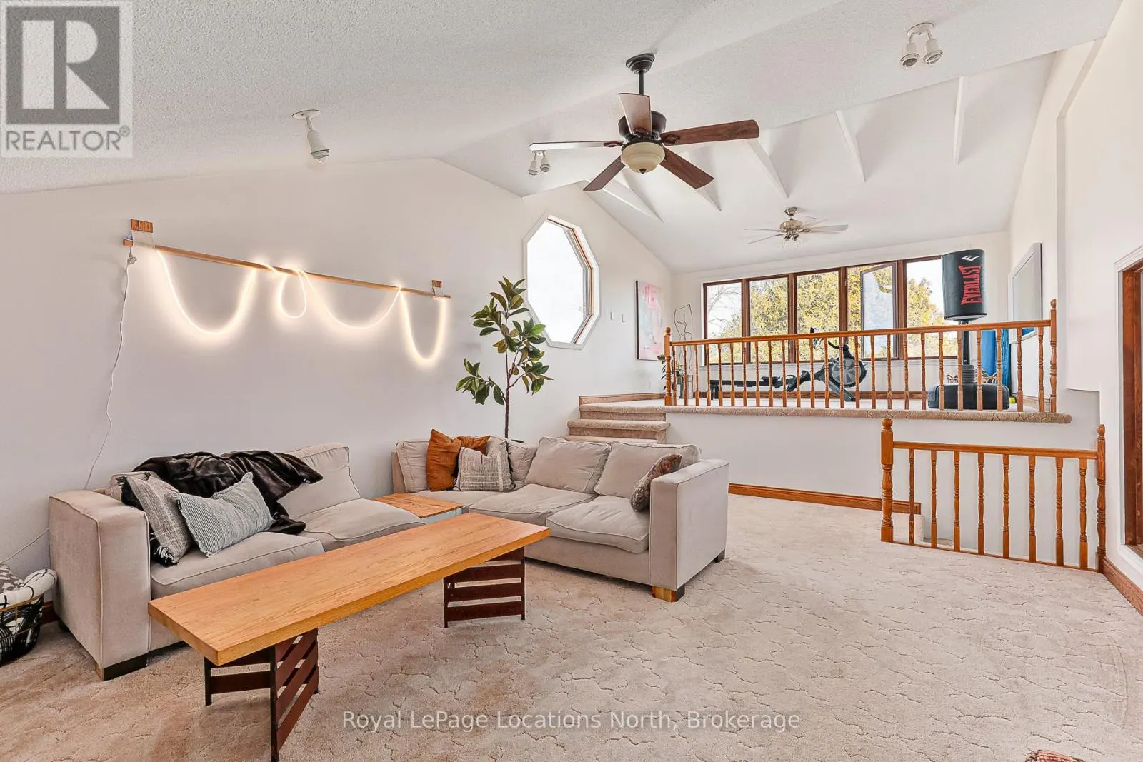 296 LAKESHORE ROAD N