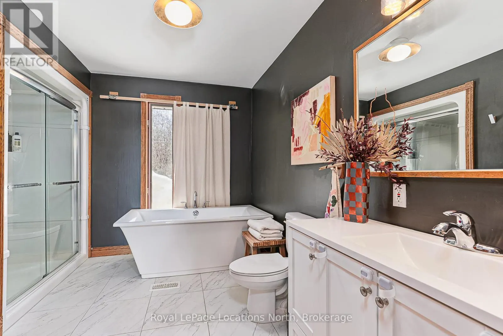 296 LAKESHORE ROAD N