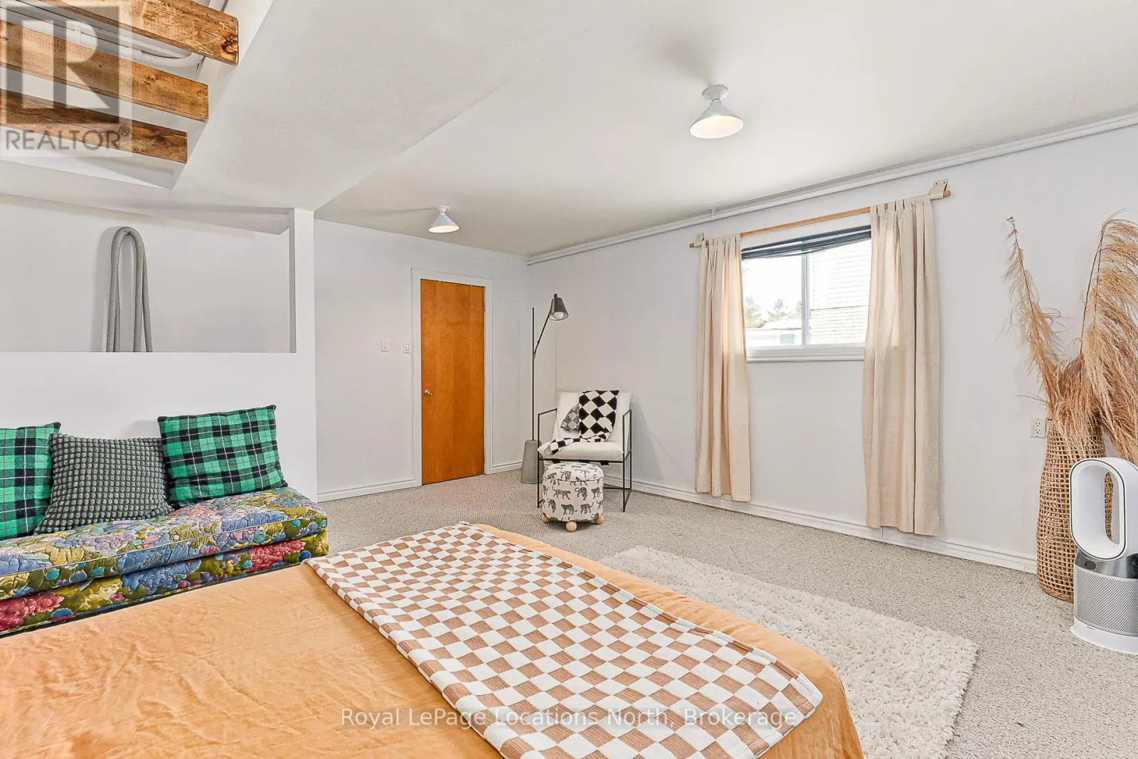 296 LAKESHORE ROAD N