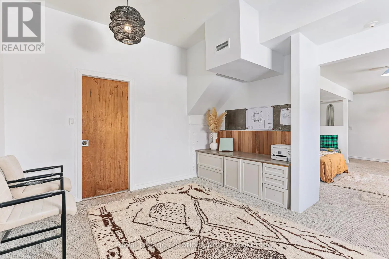 296 LAKESHORE ROAD N