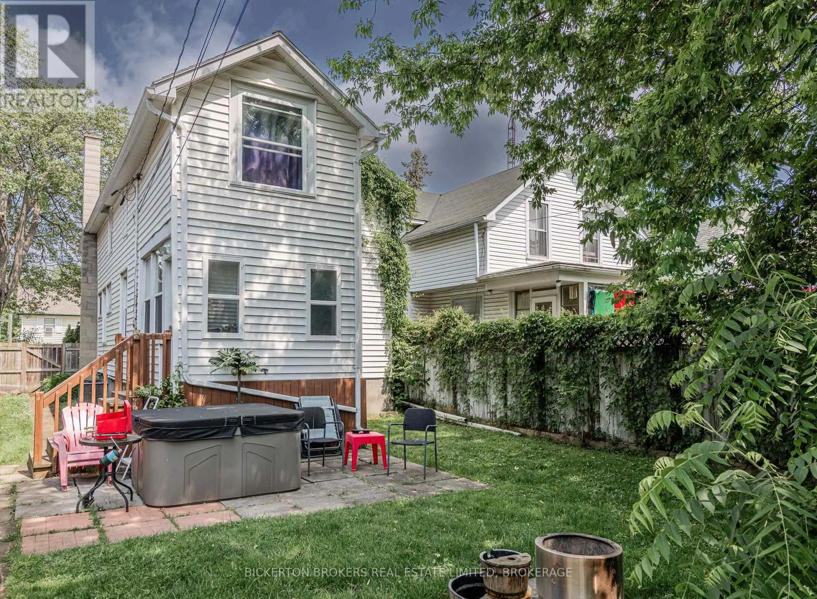 233 NORTH STREET N