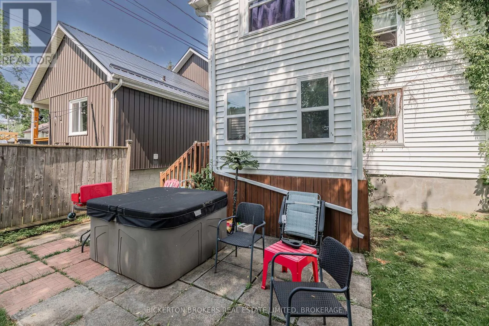 233 NORTH STREET N