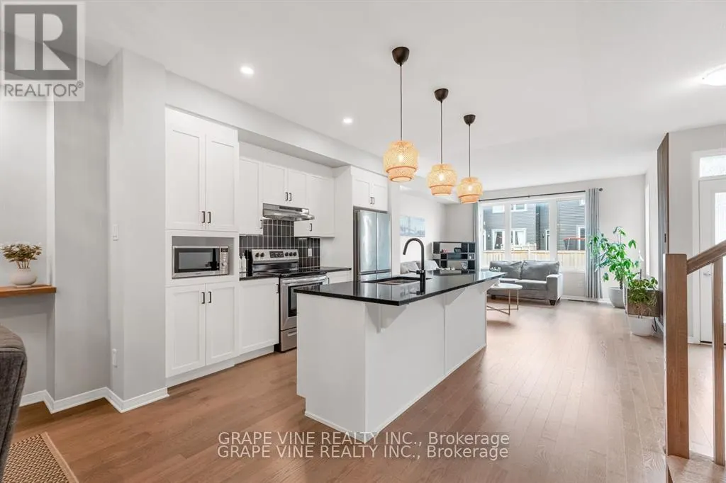678 TALIESIN CRESCENT