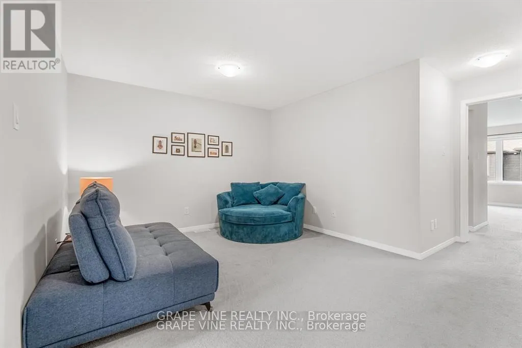 678 TALIESIN CRESCENT