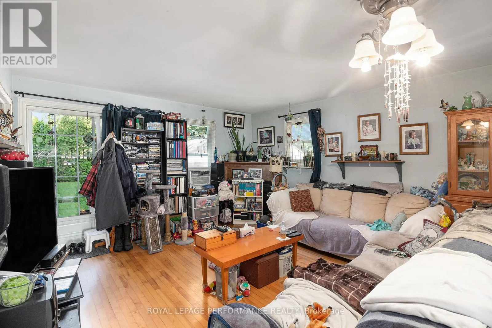 656 ST FELIX STREET