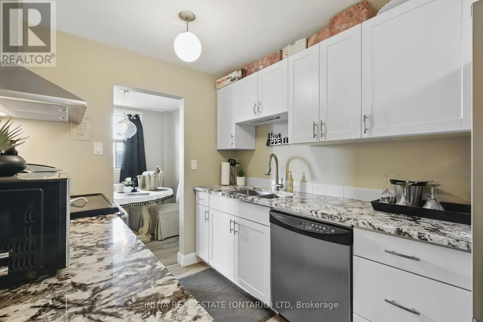 612 - 931 WONDERLAND ROAD S, #612