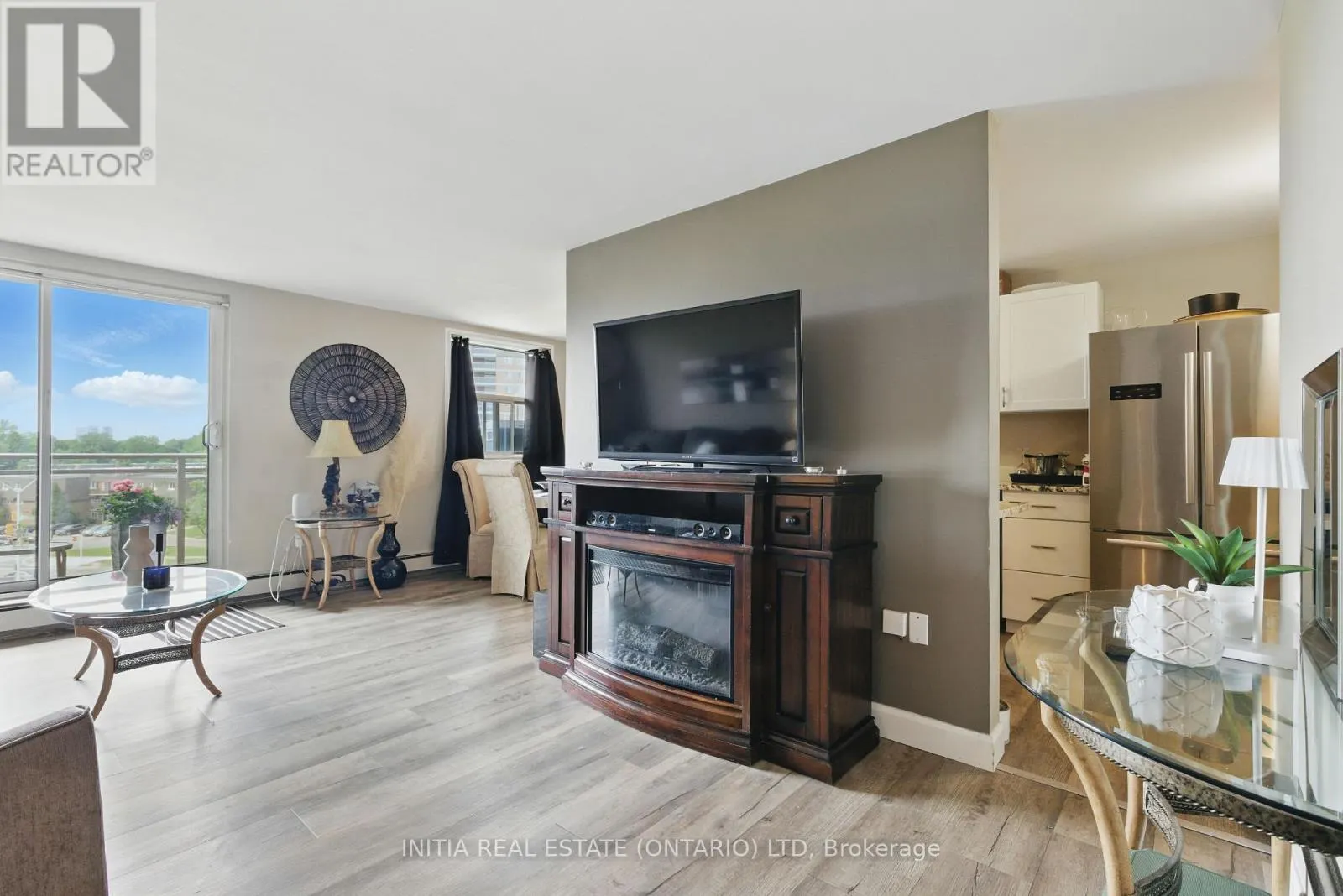 612 - 931 WONDERLAND ROAD S, #612