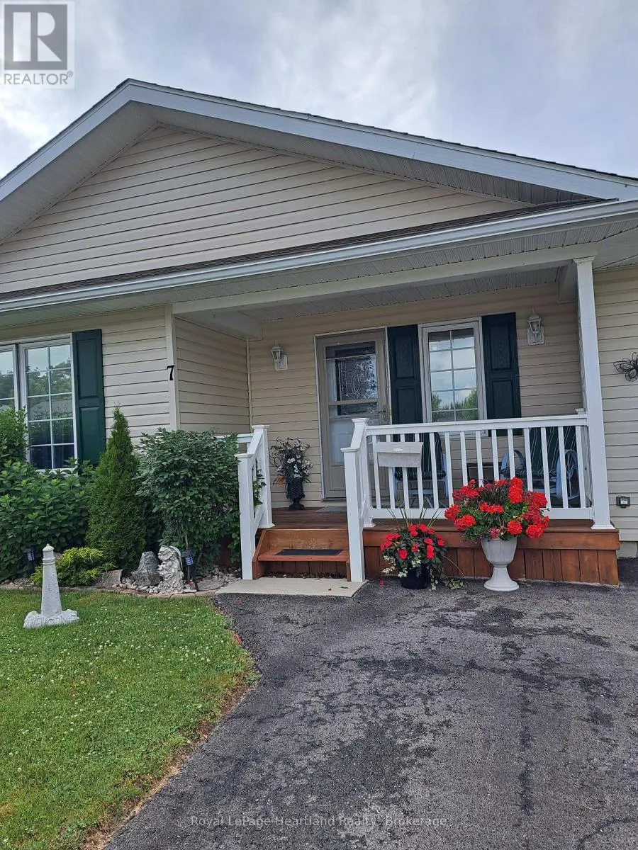 7 KELLESTINE DRIVE