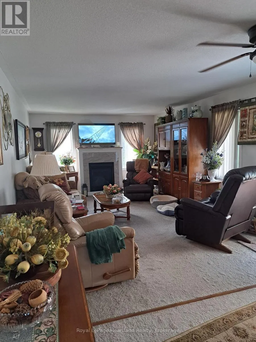 7 KELLESTINE DRIVE