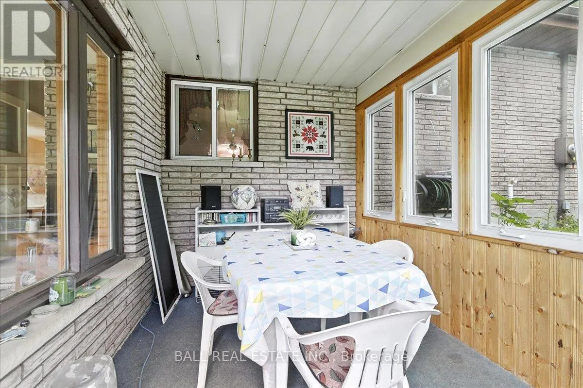 601 CHURCHILL CRESCENT