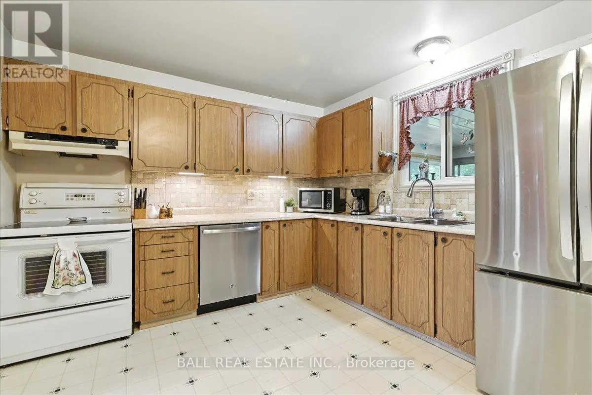 601 CHURCHILL CRESCENT