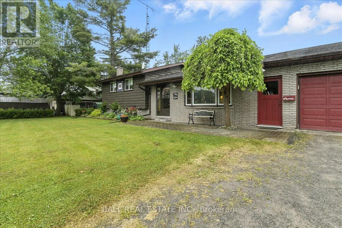 601 CHURCHILL CRESCENT