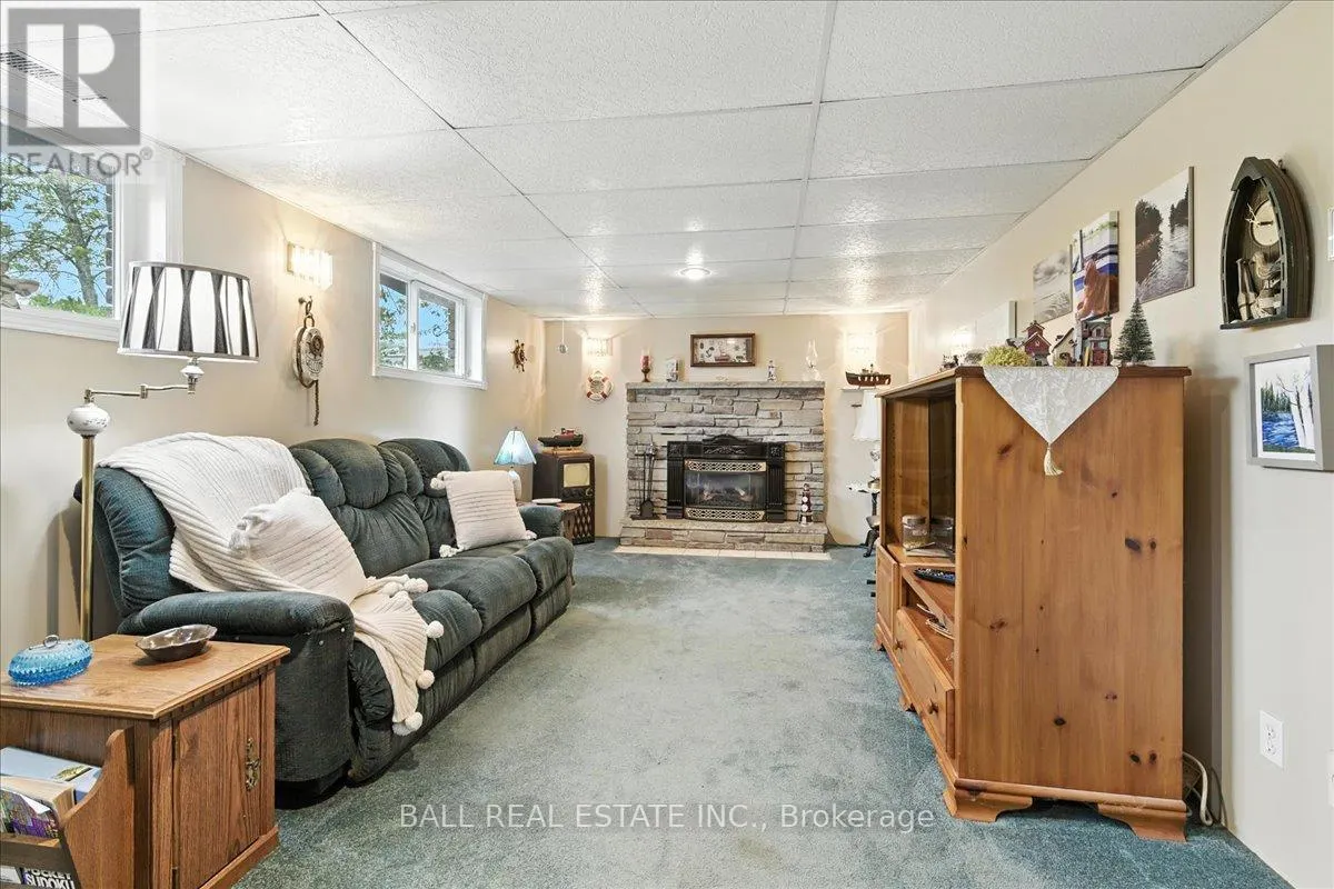 601 CHURCHILL CRESCENT