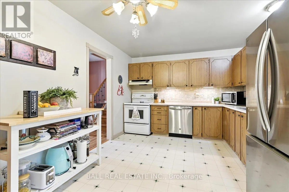 601 CHURCHILL CRESCENT